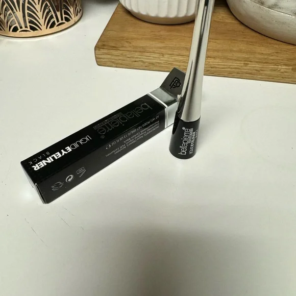 Bellapierre Black Liquid Eyeliner - Picture 3 of 3